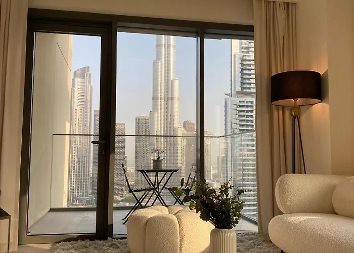 Incredible Burj Khalifa Views, Next To Dubai Mall