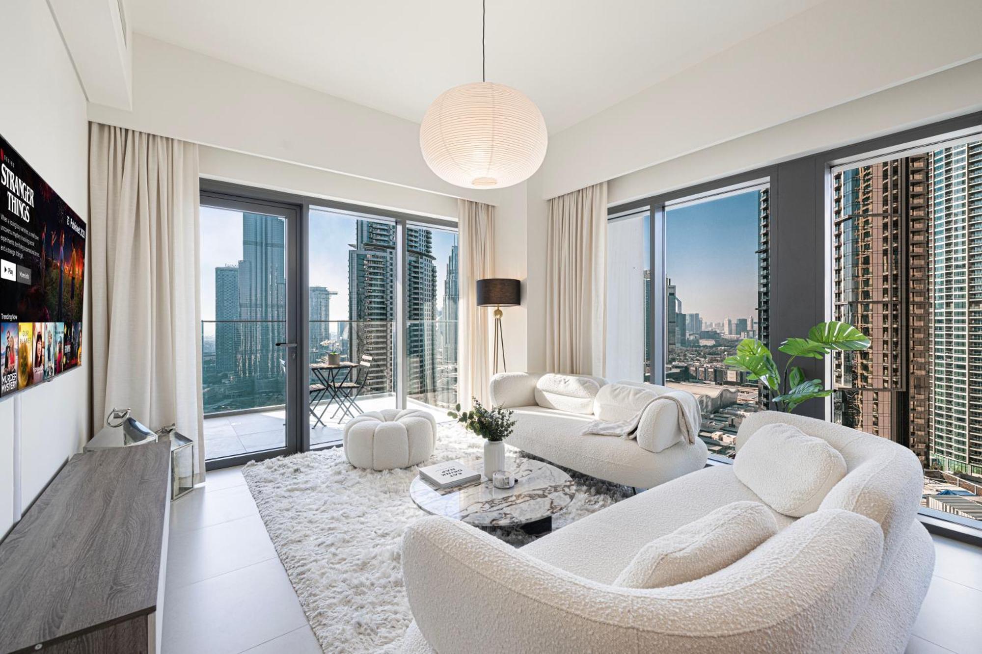 Incredible Burj Khalifa Views, Next To Mall Dubai