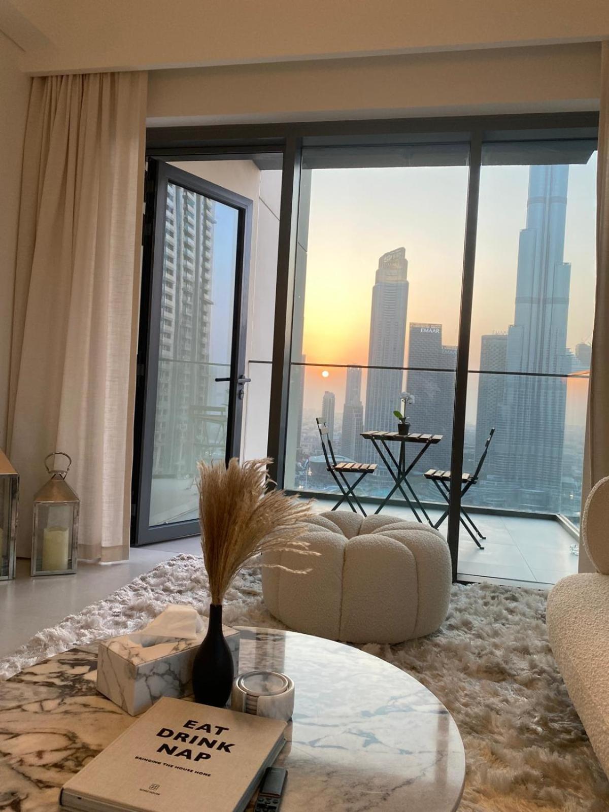 Incredible Burj Khalifa Views, Next To Mall Apartment Dubai