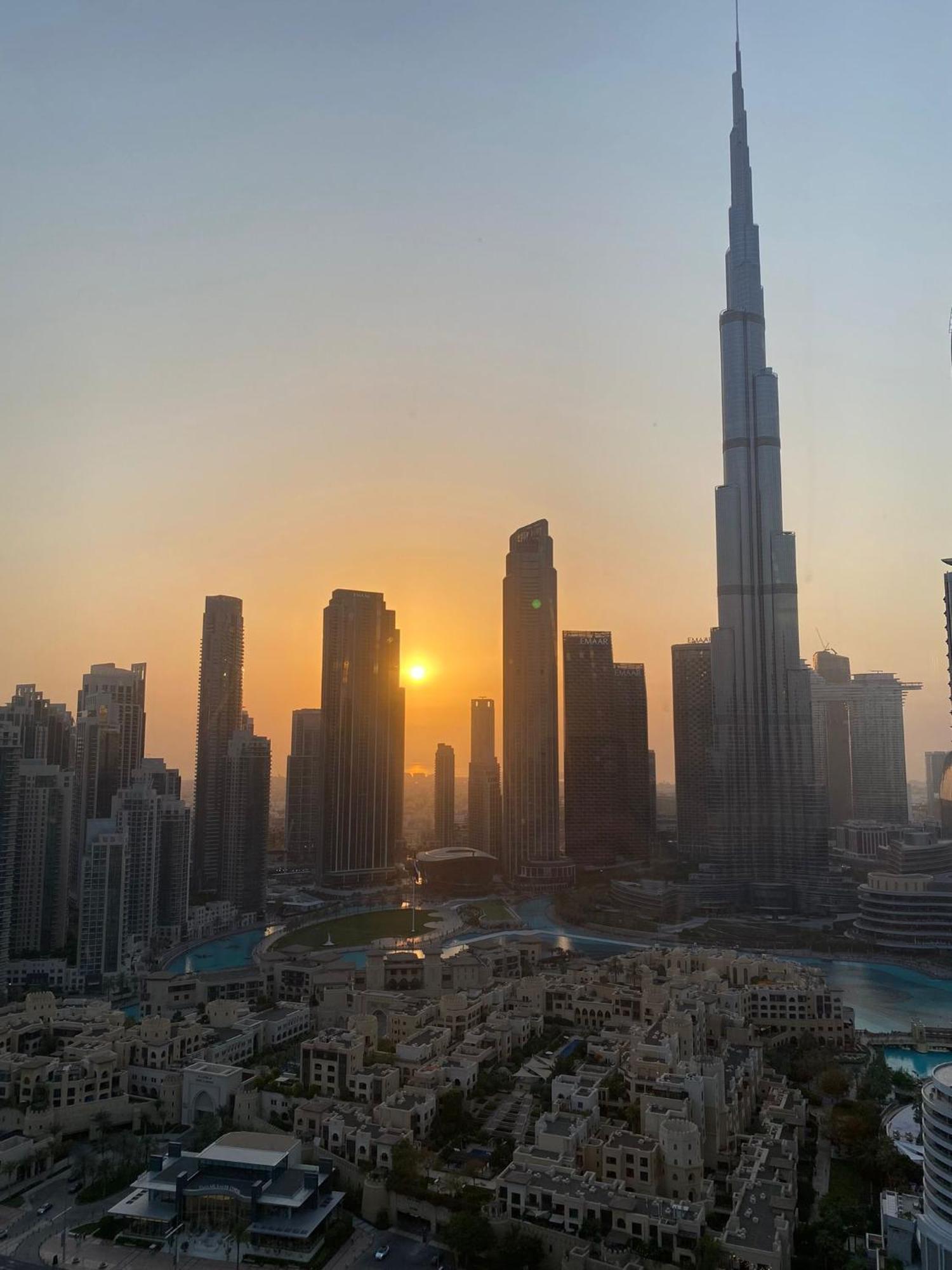 Incredible Burj Khalifa Views, Next To Mall Apartment